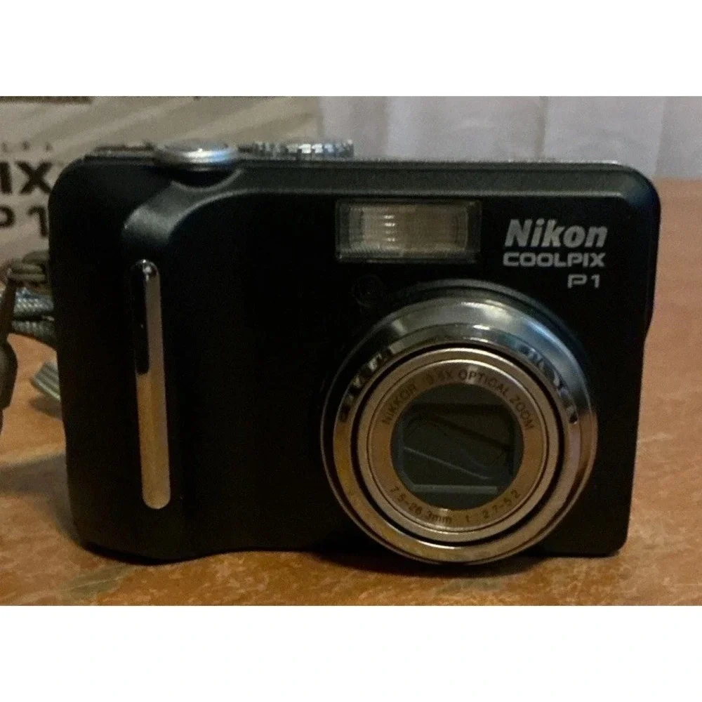 Nikon Coolpix P1 8MP Digital Camera Black 8.0 megpixels, 3.5x Zoom Lens Error